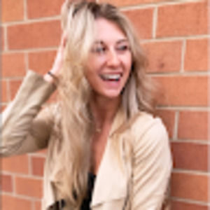 Meet your Posher, Alexis